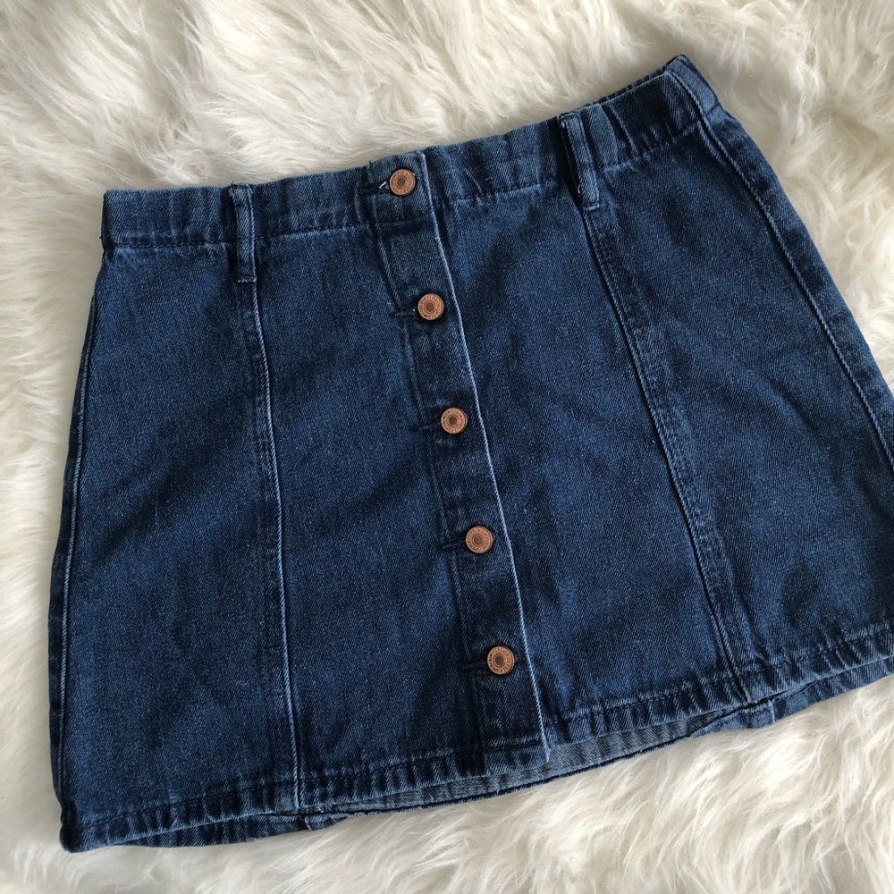 ✨6 for $15✨ Forever 21 medium wash denim skirt